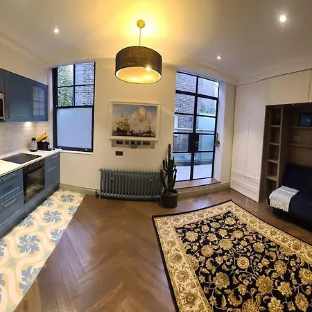 New Boutique Ground Floor Apartment